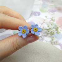 Kleine Ohrstecker, Vergissmeinnicht Ohrringe Polymer Clay, kleine Ohrringe, Blumen Ohrstecker, blaue Blumen Ohrringe Bild 2