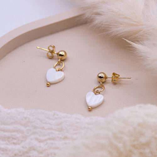 Ohrringe Herz weiß in Gold Herzchen allergikerfreundlich Edelstahl & Muschel - leichte Ohrringe Geschenk beste Freundin