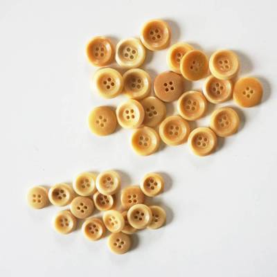 VINTAGE KNÖPFE der 1910er/1920er Jahre, 4-Loch-Knopf, Blusen- Hemden- und Hosenknöpfe, hellbraun 10 Stück