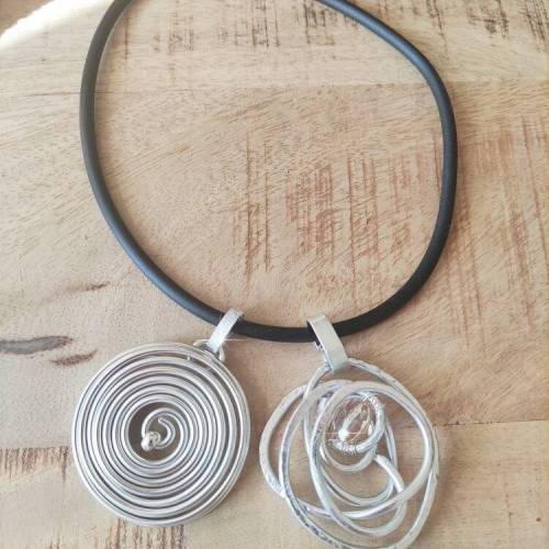 Drahtjuwel Amulett, Drahtschmuck, Aluminium silberAnhänger, Anhänger Spirale ,Rose silber,keltischer Schmuck