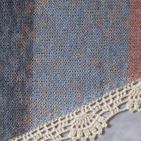Dreieckstuch, Schaltuch aus handgefärbter Wolle mit Seide, gestrickt und gehäkelt, Schal, Stola Bild 6