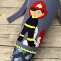 wunderschöne Schultüte / Zuckertüte aus Stoff in Blau mit Feuerwehr Junge Bild 4