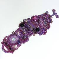 Armband pink lila Unikat handgemacht aus Perlmutt und Glas im Ibiza stil Beerentöne Bild 5