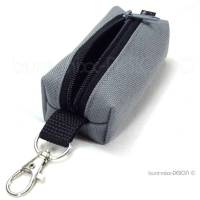 Schlüsselanhänger Minitasche grau mausgrau mit Reißverschluß schwarz, Kosmetik Kleingeld Kopfhörer, by BuntMixxDESIGN Bild 2