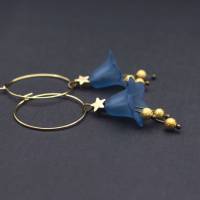Ohrringe, Blüten, Creolen, blau, gold, Sterne, Glitzer Bild 1