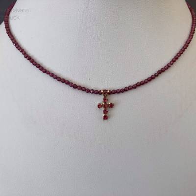 Rote Granatkette mit Granatkreuz 9 ct./375, facettierte rote Edelsteinkette, Geschenk Frauen, Handarbeit aus Bayern