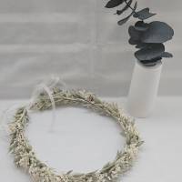 Haarkranz aus Trockenblumen weiß natur grün, Accessoire für Hochzeit, Kommunion, zum Dirndl Bild 4