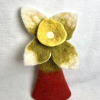 hübsche bunte Blume aus Filz/ Eierwärmer, in verschiedenen Farben bestellbar Bild 3