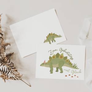 Dino Geburtstagskarte für Kinder - Dinosaurier Postkarte zum Geburtstag - Dino Party Stegosaurus Karte - Dino Bild 2