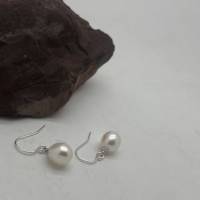 Elegante Perlen-Ohrhänger 9,2 mm, runde echte weiße Süßwasser-Perlen, Brautschmuck mit Silberohrhängern Bild 3