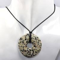 Dalmatinerstein (Donut) | Halskette mit Band --- Stein-Größe: 44 mm Bild 2