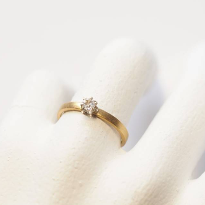 Ring 750 Gold mit Diamant im Rosenschliff ein moderner Klassiker