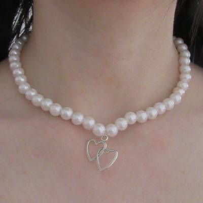 Perlenkette mit Herzanhänger - weiß - elastisch