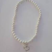 Perlenkette mit Herzanhänger - weiß - elastisch Bild 2