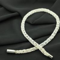 zarte anschmiegsame Silberkette, Schlangenkette gestrickt aus Silberdraht Bild 5
