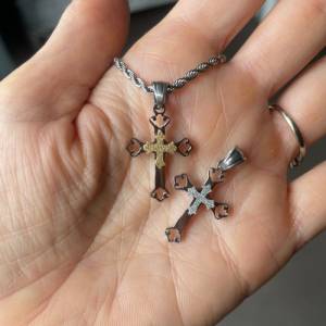 Edelstahl Kreuz Kette in verschiedenen Varianten als stylisches Geschenk für ihn oder sie als moderner unisex Schmuck Bild 2
