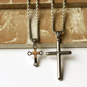 Edelstahl Kreuz Kette in verschiedenen Varianten als stylisches Geschenk für ihn oder sie als moderner unisex Schmuck Bild 6