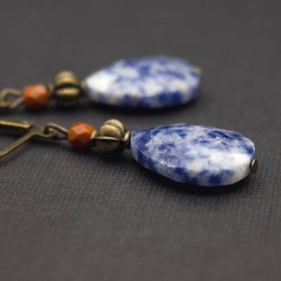 Ohrringe mit Tropfenperlen, blau marmoriert