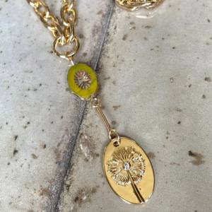 Kette Pusteblume Lagenlook mit Gliederkette vergoldet und Vintage Stein in oliv Bild 2