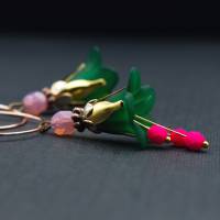 Creolen Ohrringe mit Blüten, dunkelgrün, pink, neon pink Bild 1