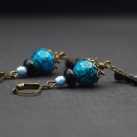 Ohrringe mit blauen Perlen, schwarz, marmoriert Bild 3