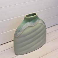 Blumenvase Flache 80er Vintage Vase Pastell Türkis Mint Welle Keramikvase Frühling Bild 1