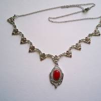 Collier Halskette, viktorianischer Halsschmuck mit einem Edelsteincabochon und roten Strasssteinen Bild 3