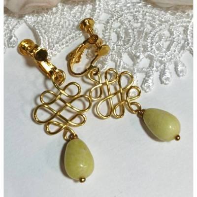 Ohrclips Jade hellgrün als Tropfen handgemacht celtic knot Ohrschraube goldfarben