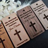 Christlicher Schlüsselanhänger aus Holz mit tiefem Vers - "Die Wahrheit wird euch frei machen" Bild 2