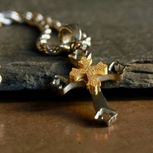 Edelstahl Kreuz Kette in zwei verschiedenen Varianten als stylisches Geschenk für ihn oder sie Bild 2