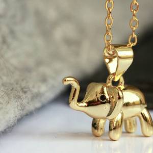 Halskette Elefant Gold Sterlingsilber Kette vergoldet Krafttier Geschenk für sie besonderes Geschenk Naturfreunde Bild 1