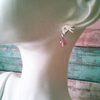 außergewöhnliche Ohrringe aus Messing und einer Erdbeerquarz Perle Bild 4
