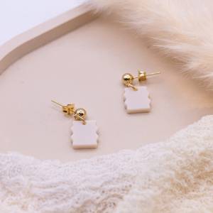Ohrringe beige Geometrische Form in Gold Herzchen allergikerfreundlich Edelstahl & Acryl - leichte Ohrringe Geschenk bes Bild 4