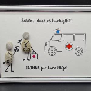 Liebevoll handgefertigtes Steinbild als Geschenk für Sanitäter, Rettungsassistenten,  Notarzt, das Krankenhaus Bild 1
