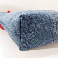 Jeans-Tasche Rockabilly Shopper blau rote Knöpfe rotes Futter weiß gepunktet nachhaltig Bild 5
