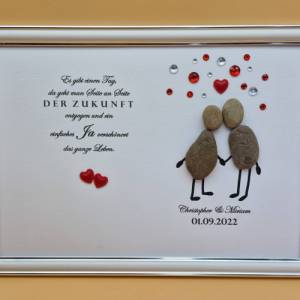 Liebevoll handgefertigtes Steinbild als Geschenk zur Hochzeit - personalisierbar - Hochzeitsgeschenk Bild 1