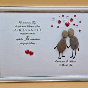 Liebevoll handgefertigtes Steinbild als Geschenk zur Hochzeit - personalisierbar - Hochzeitsgeschenk Bild 4