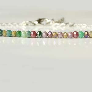 Armband Perlen silber ein handgefertigtes Schmuckstück mit funkelnden Perlen als minimalistisches Geschenk für Sie Bild 1