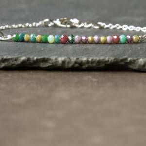 Armband Perlen silber ein handgefertigtes Schmuckstück mit funkelnden Perlen als minimalistisches Geschenk für Sie Bild 2