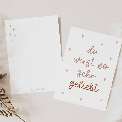 Postkarte Liebe "Du wirst so sehr geliebt" rosa - A6 Postkarte für Kinder - Postkarte Taufe - Mini Print Geburt