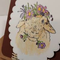 Lustige Osterkarte Hippie- Schaf mit Blumenkranz fröhlich bunt zum Osterfest Bild 2