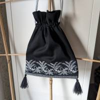 Kleine Tasche aus schwarzem Baumwollsatin mit Silberstickerei im Regencystil Bild 5