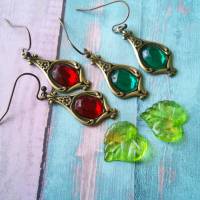 Ohrringe in viktorianischen Stil bronzefarben mit smaragdgrünem/ rotem Schmuckstein Bild 1