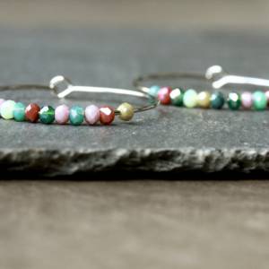 Creolen Perlen Ohrringe silber ein handgefertigtes Ohrringpaar mit funkelnden Perlen als minimalistisches Geschenk Bild 5