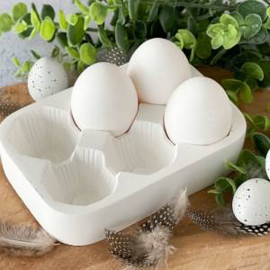 weißer Eierkarton aus Keramikgießmasse, passend für 6 Hühnereier Bild 1