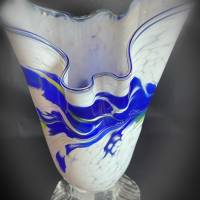 Glas Vase blau weiß Bild 1