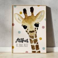 Giraffe Kinderbild mit Name, Kinderzimmer Bild,  Poster Deko, Geschenk zur Geburt Bild 1