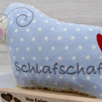 Kuscheltier Schaf Kuschelschaf mit Herz und gesticktem Wunschnamen - personalisiertes Plüschtier - kuschligweich Bild 3