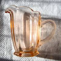 altes Milchkännchen aus Pressglas apricot Vintage/ H Bild 2