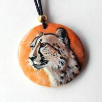 Krafttier-Amulett Gepard, handbemalter Anhänger, handgemalter Gepard auf Holzmedaillon Bild 1